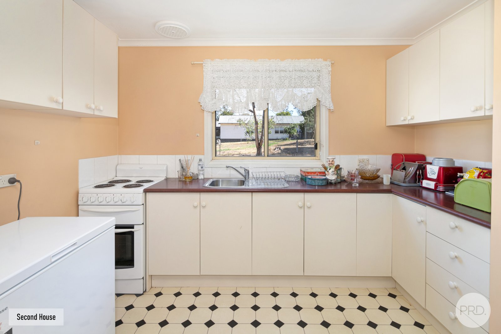 2 Clapperton Street LEXTON 17