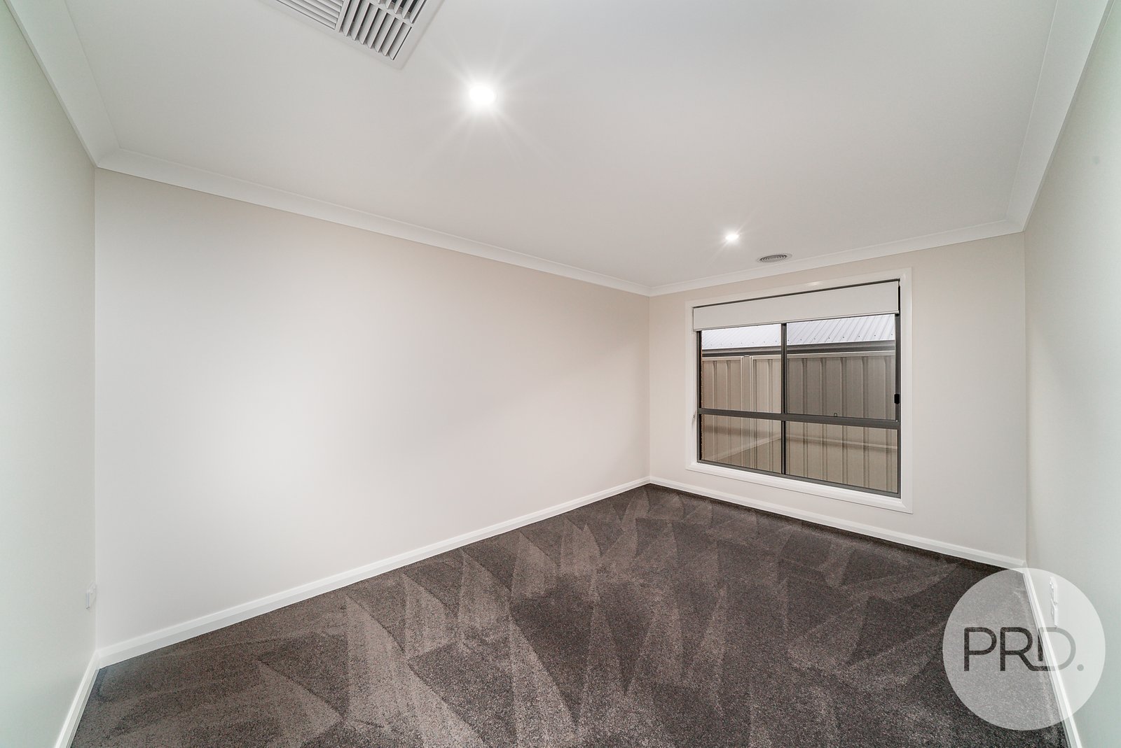 2 Claymore Road ESTELLA 8