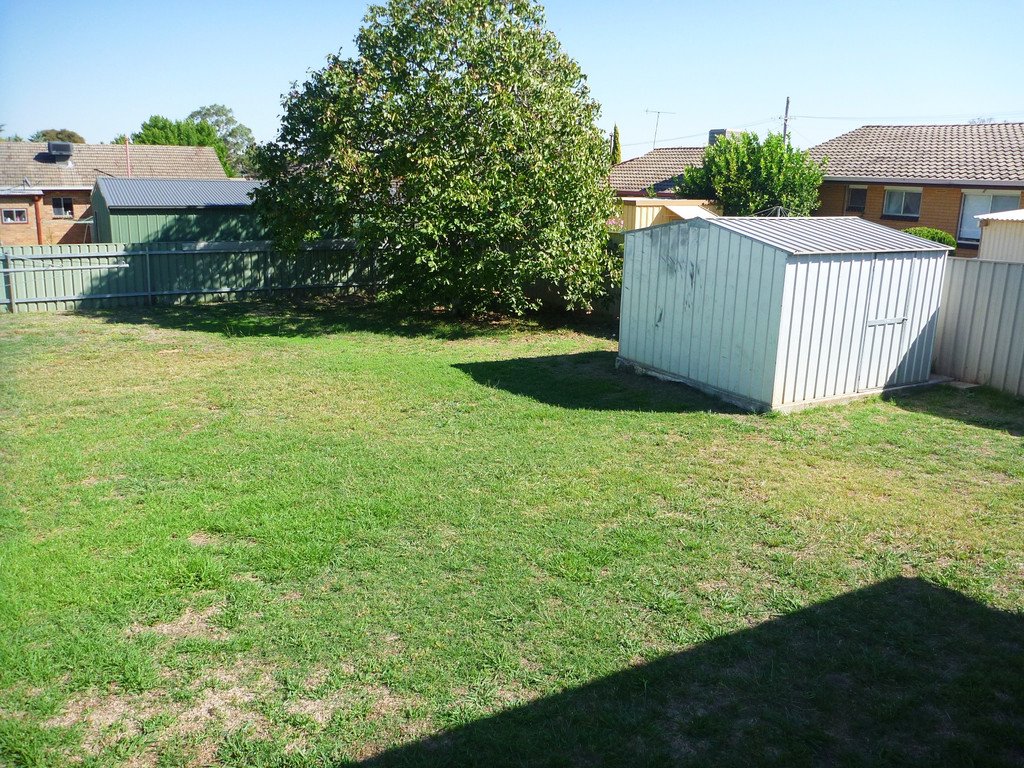 2 Cobb Street TOLLAND 6