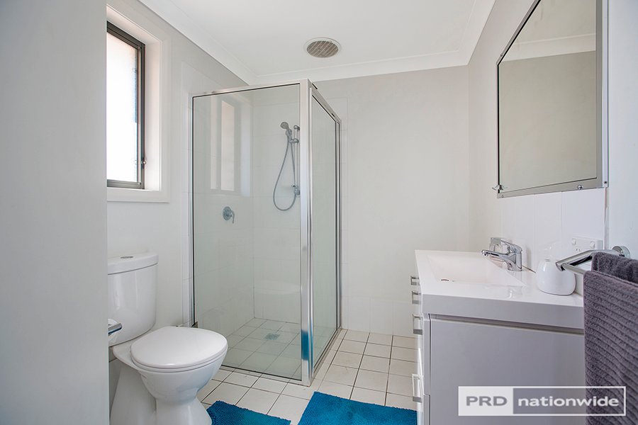 2 Coolamon Close TAMWORTH 8