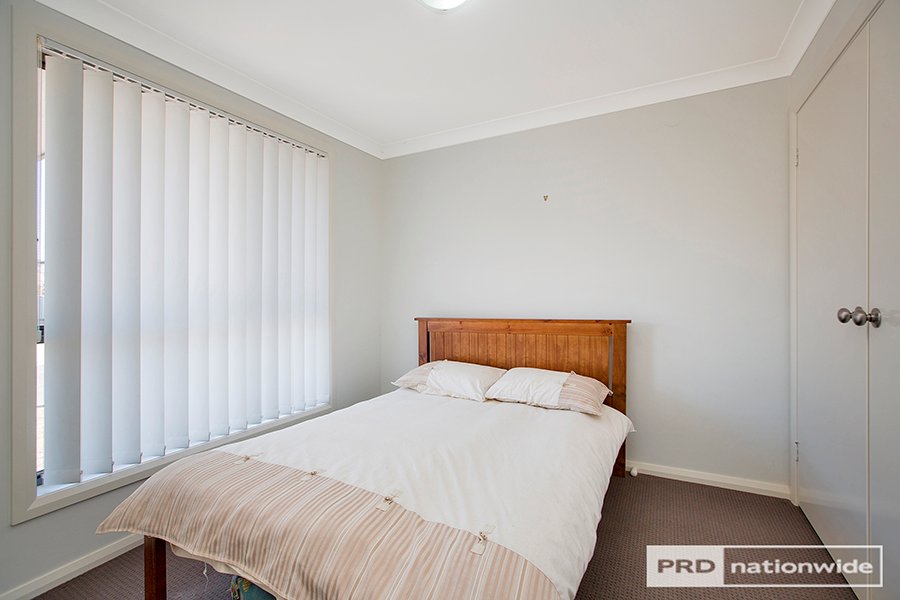 2 Coolamon Close TAMWORTH 9