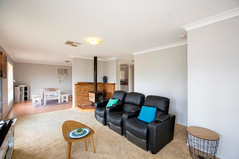 2 Coorigil Street TAMWORTH 2