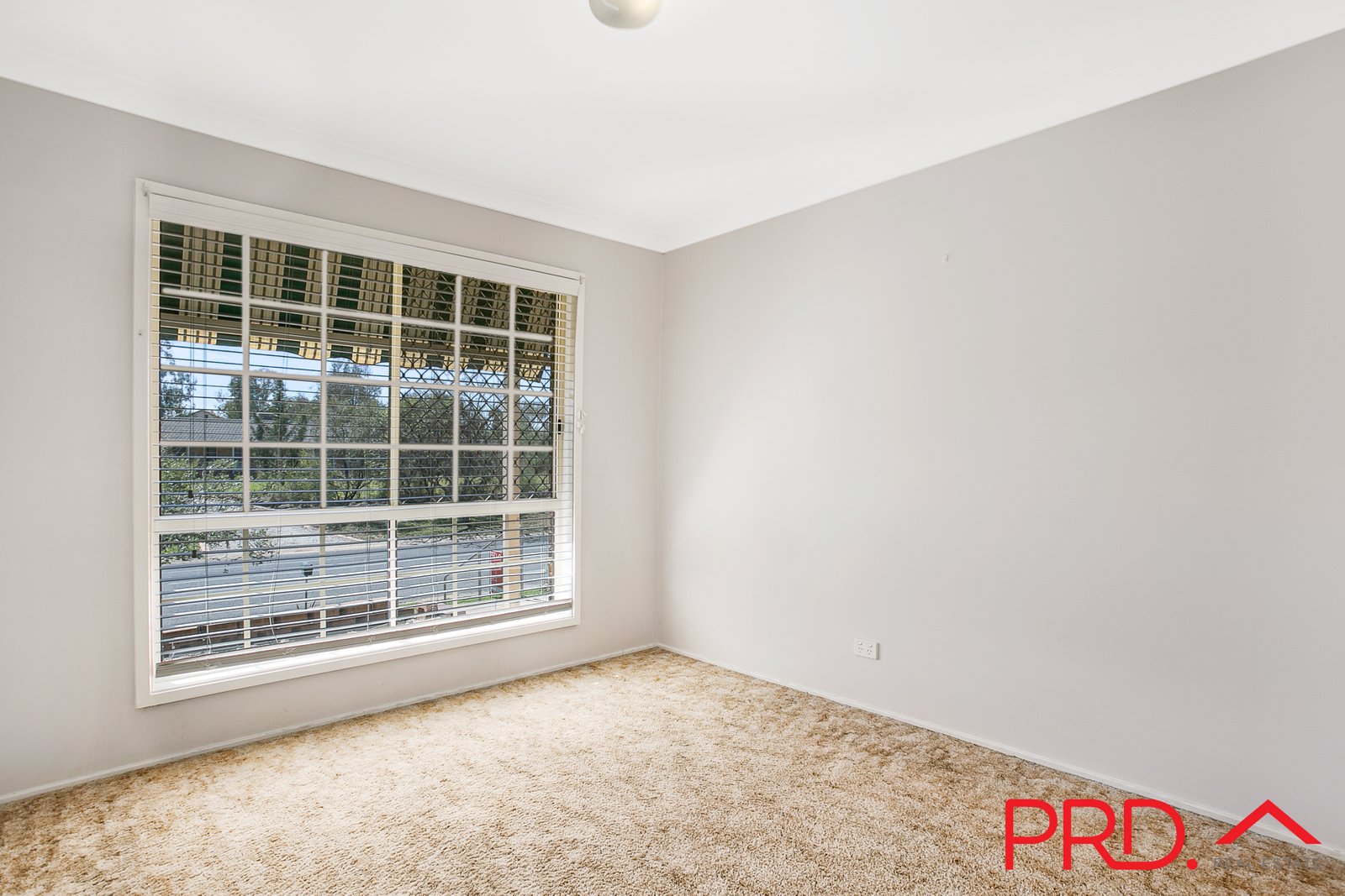 2 Coorigil Street TAMWORTH 7