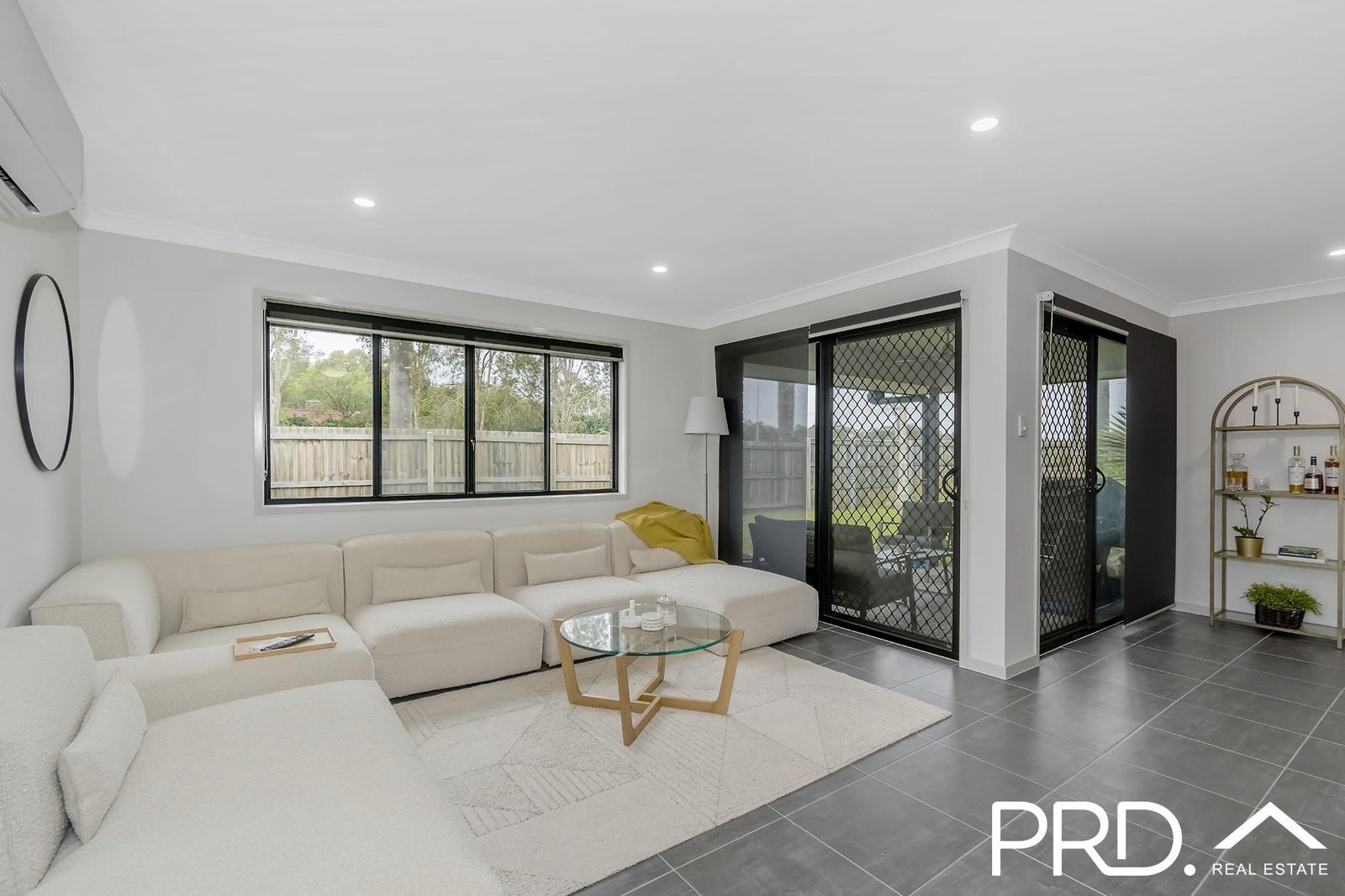 2 Corbould Court JACOBS WELL 4