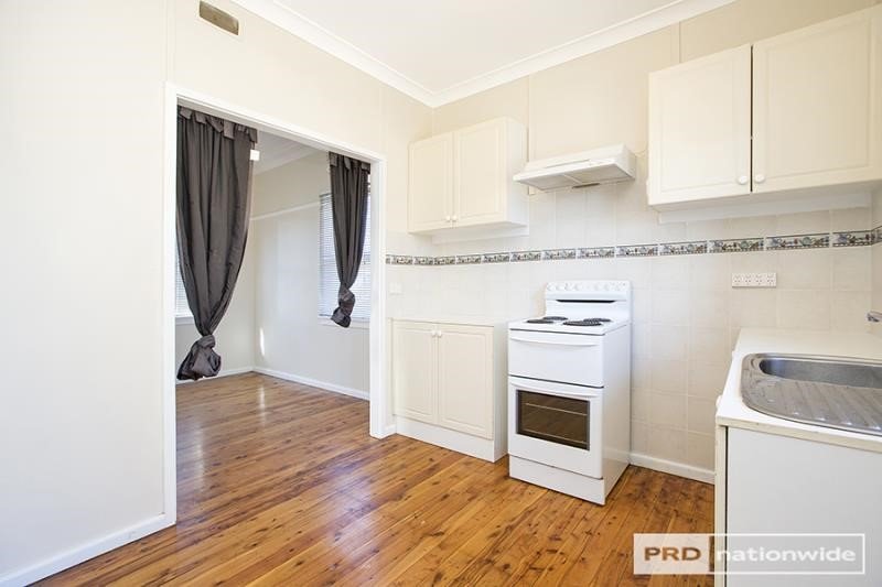 2 Coromandel Street TAMWORTH 4