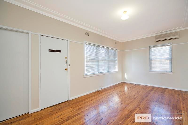 2 Coromandel Street TAMWORTH 2