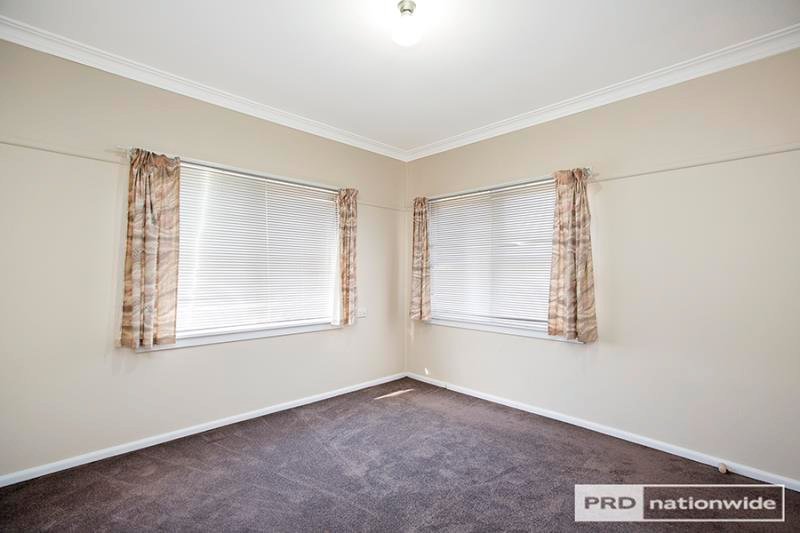 2 Coromandel Street TAMWORTH 7