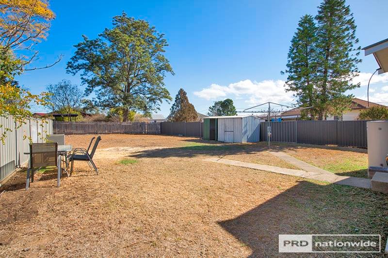 2 Coromandel Street TAMWORTH 8