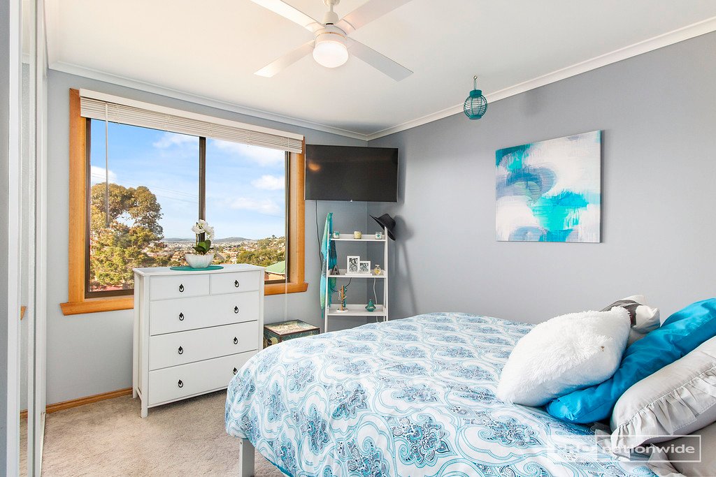 2 Corranga Drive CHIGWELL 11