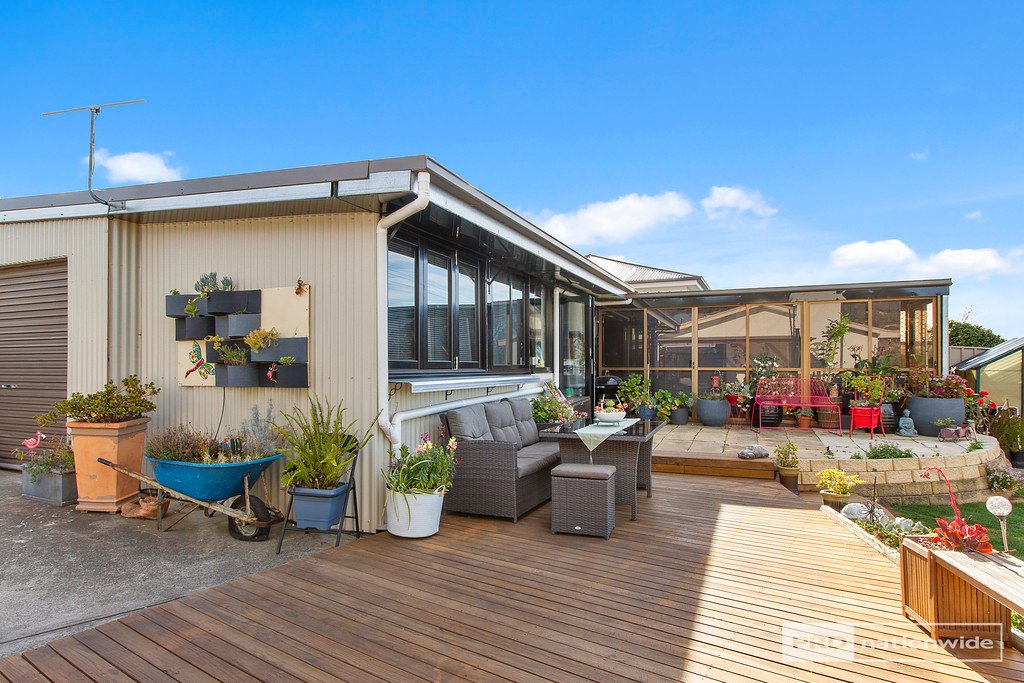 2 Corranga Drive CHIGWELL 16