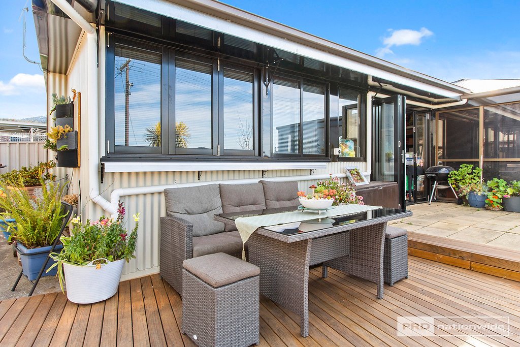 2 Corranga Drive CHIGWELL 17