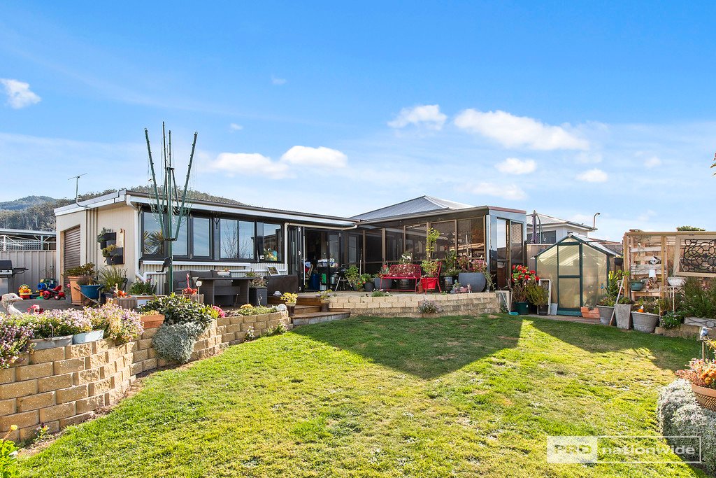 2 Corranga Drive CHIGWELL 23