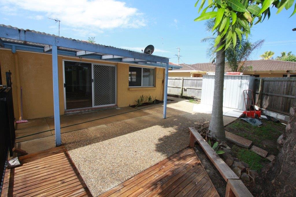 2 Costa Court BROADBEACH WATERS 4