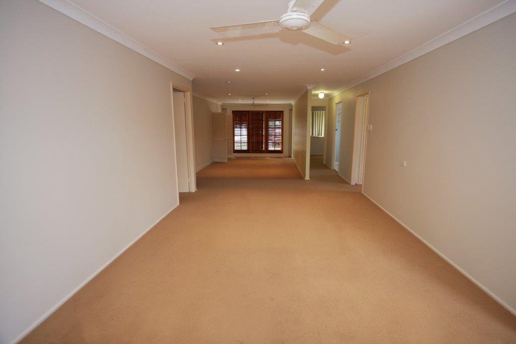 2 Costa Court BROADBEACH WATERS 5