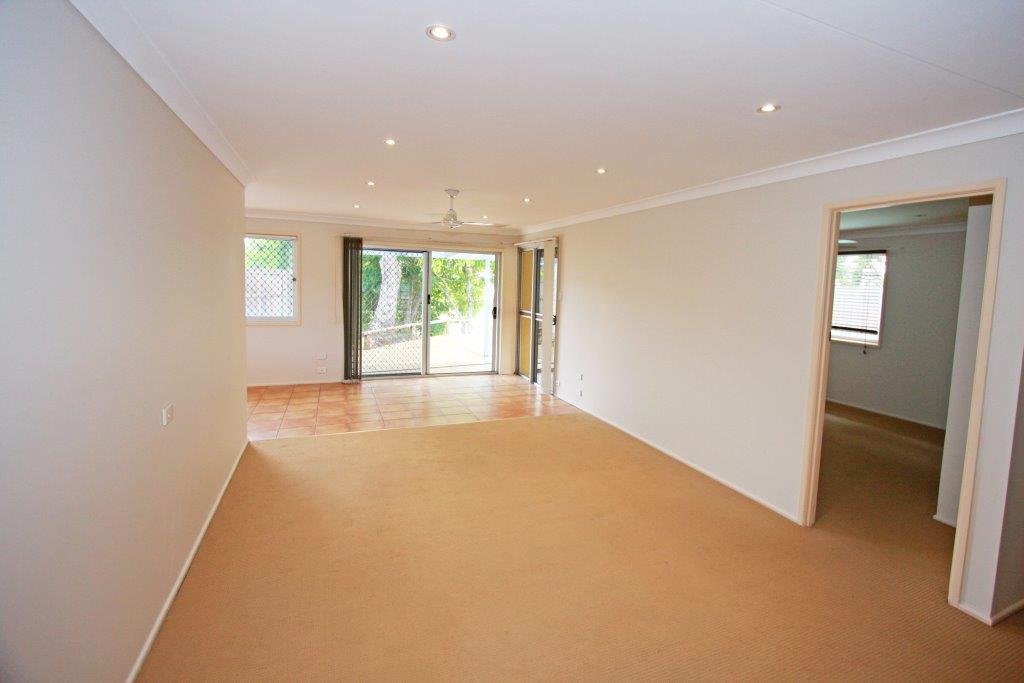 2 Costa Court BROADBEACH WATERS 6