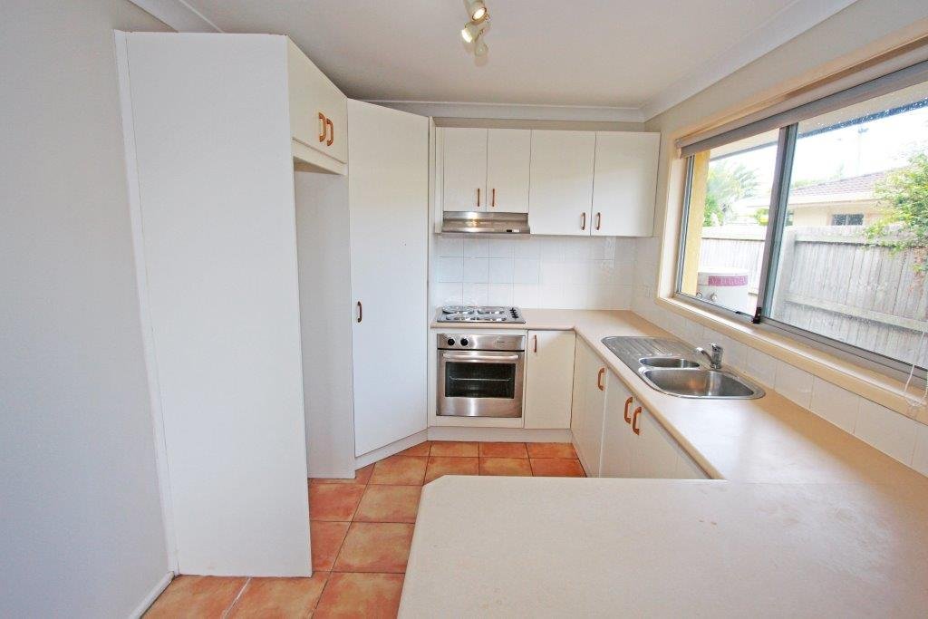 2 Costa Court BROADBEACH WATERS 9