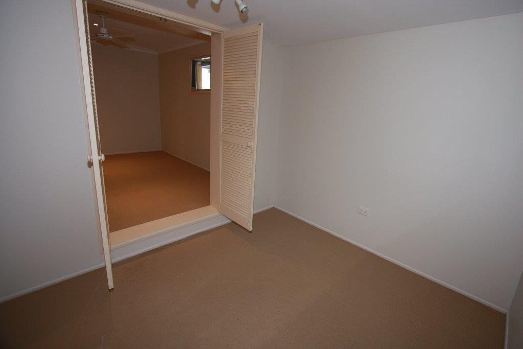 2 Costa Court BROADBEACH WATERS 16