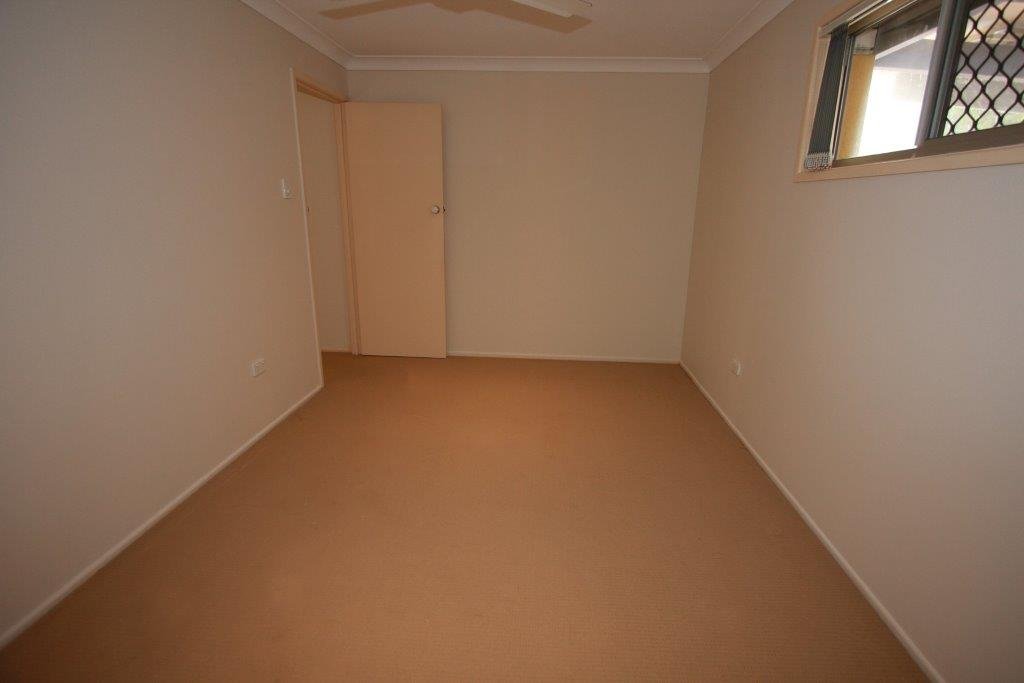 2 Costa Court BROADBEACH WATERS 17