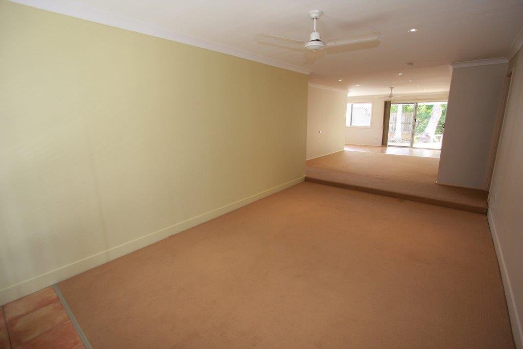 2 Costa Court BROADBEACH WATERS 18