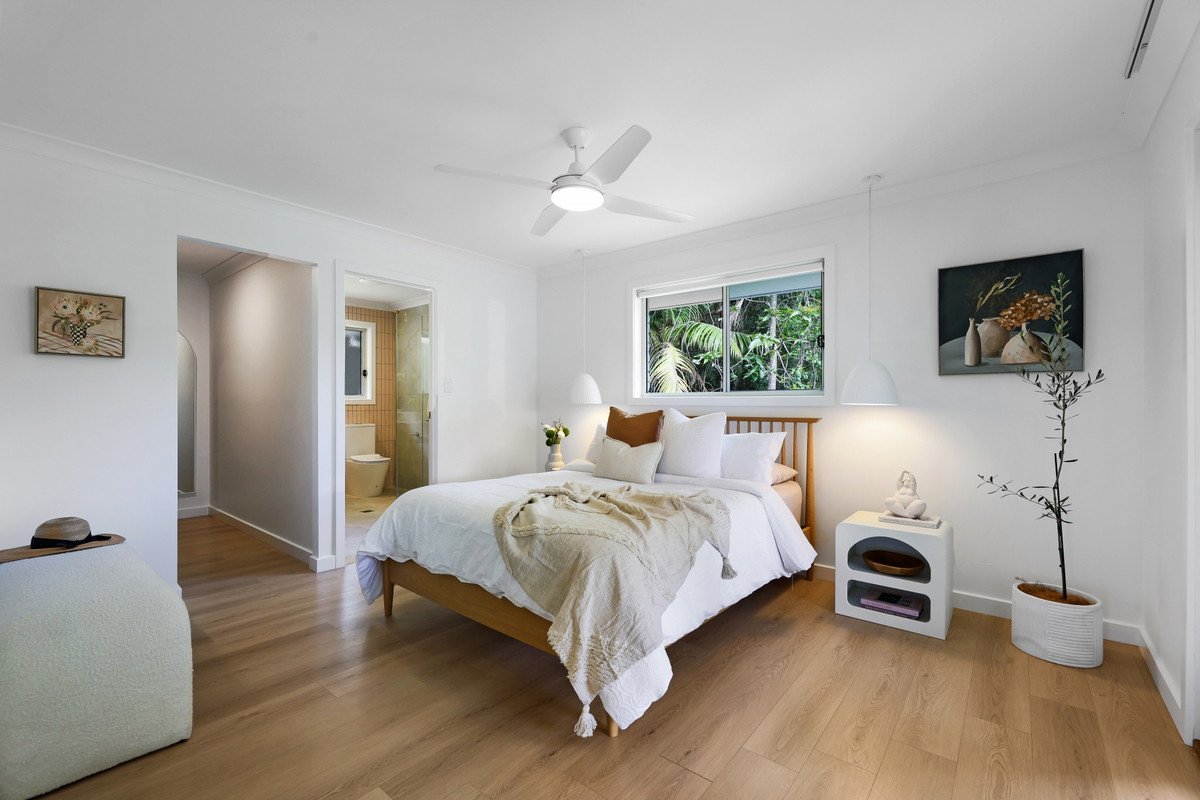 2 Cowell Drive Burleigh Heads 11