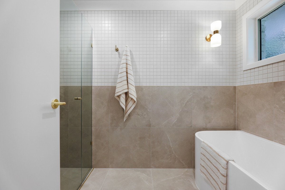 2 Cowell Drive Burleigh Heads 16