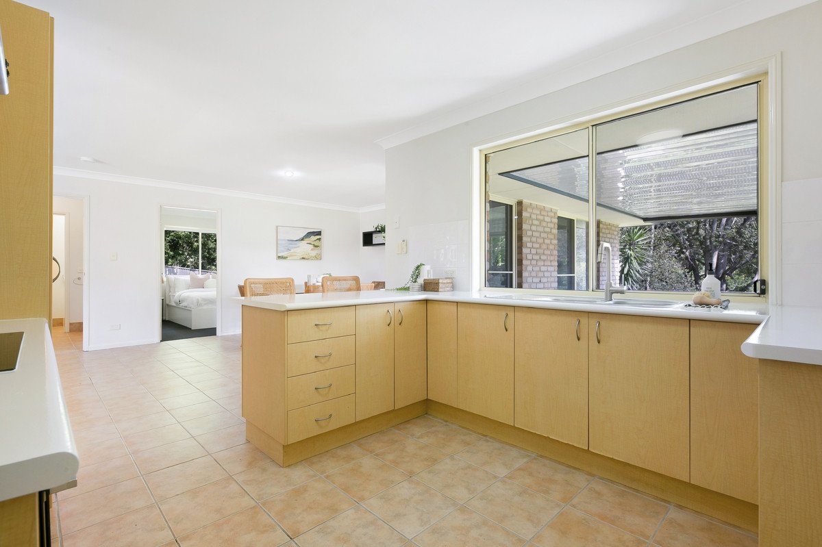 2 Cowell Drive Burleigh Heads 10