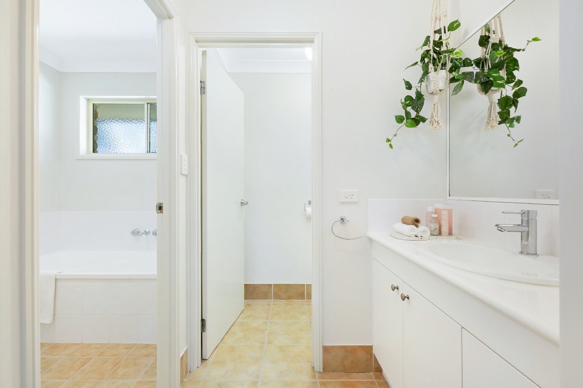 2 Cowell Drive Burleigh Heads 19