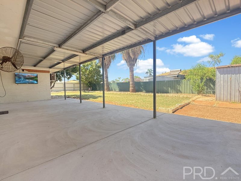 2 Criddle Way NICKOL 8