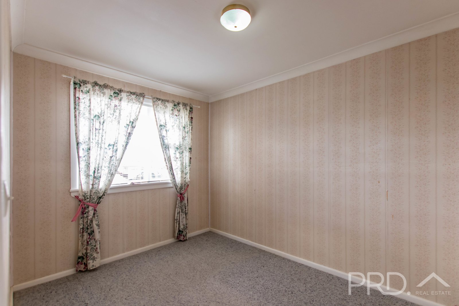 2 Crofton Avenue BATLOW 5