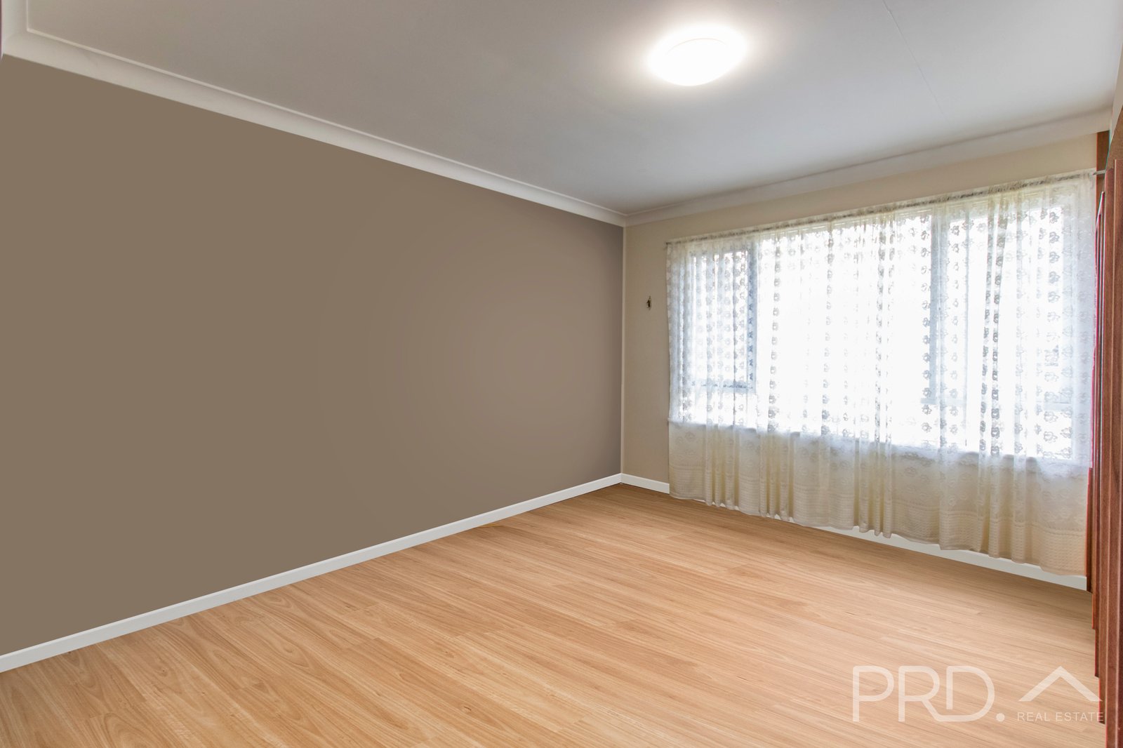 2 Crofton Avenue BATLOW 4