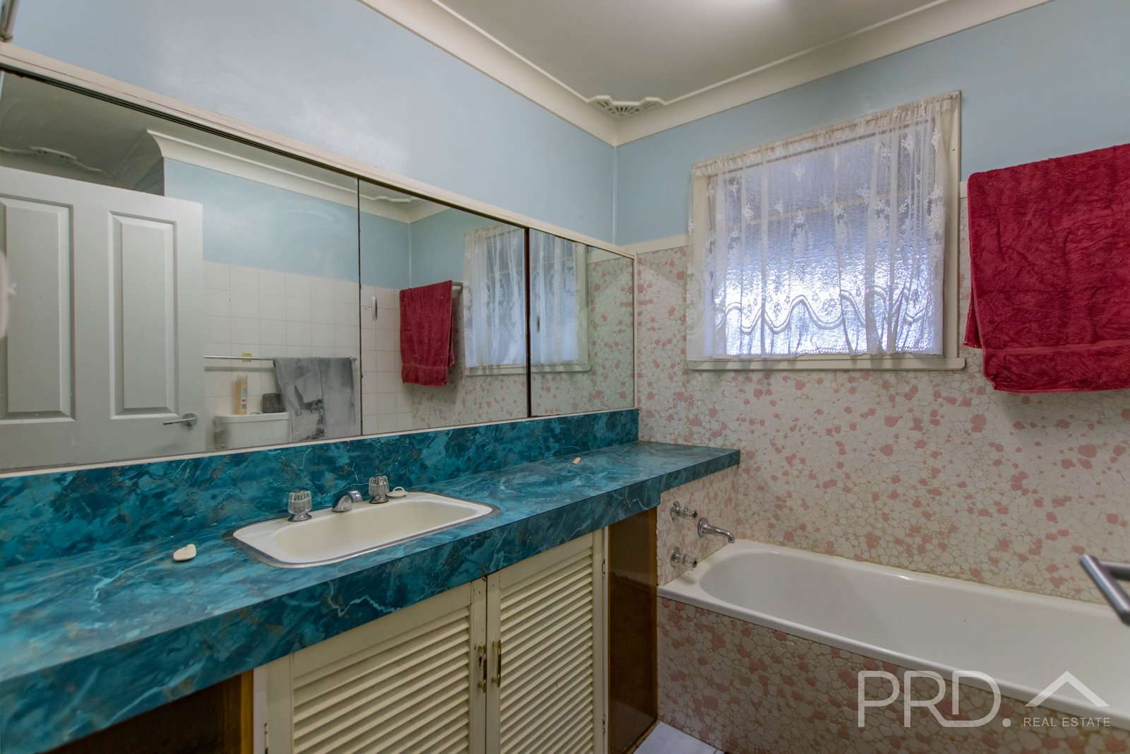 2 Crofton Avenue BATLOW 6