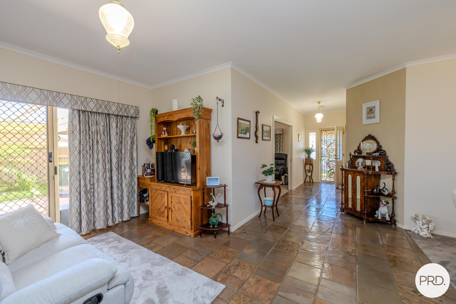 2 Cupper Grove MERBEIN 8