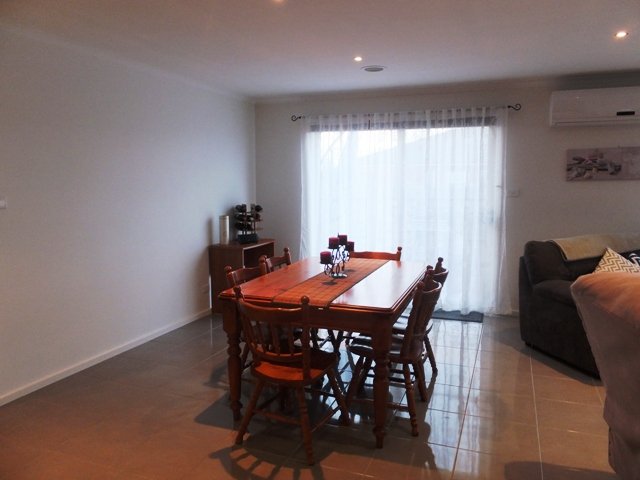 Gallery: 2 Curtain Drive
