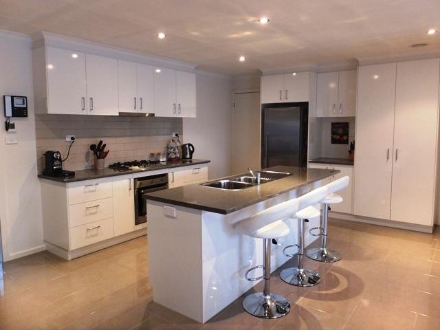 Gallery: 2 Curtain Drive