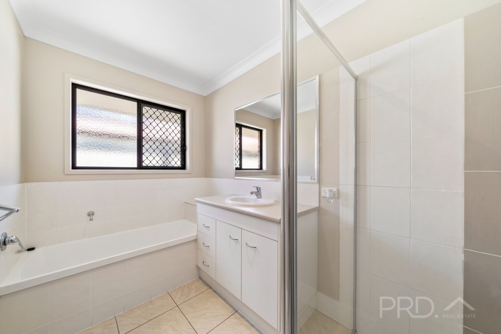 2 Daly Place REDLAND BAY 4