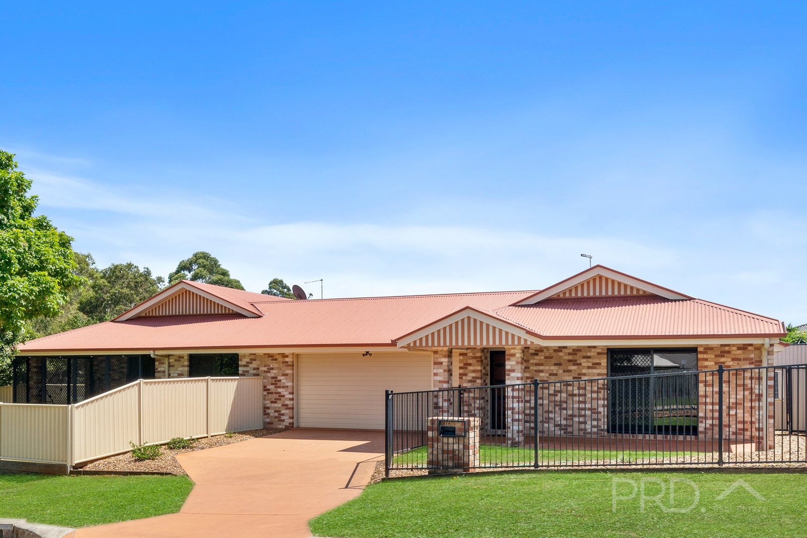 2 Daly Place REDLAND BAY 2