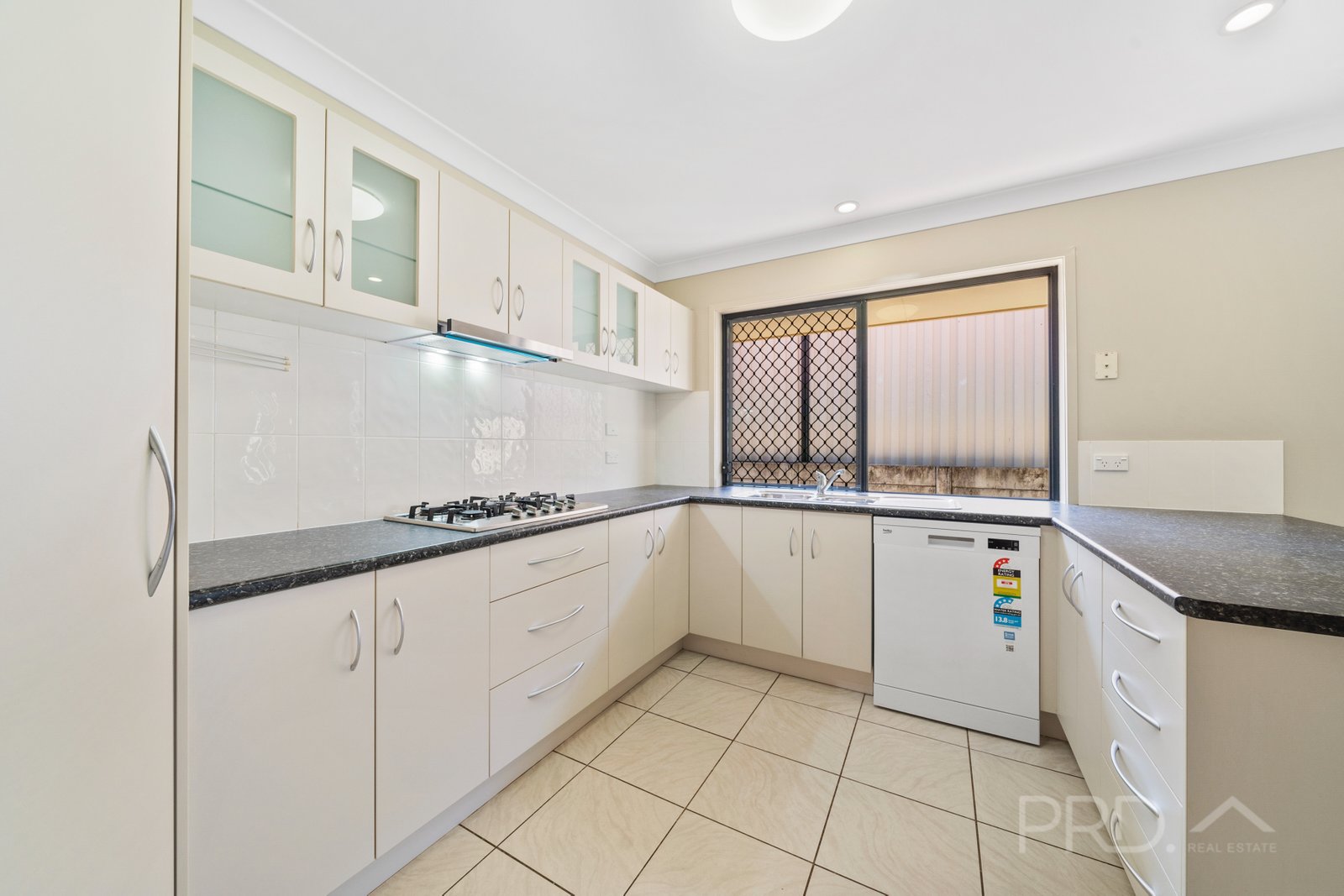 2 Daly Place REDLAND BAY 5