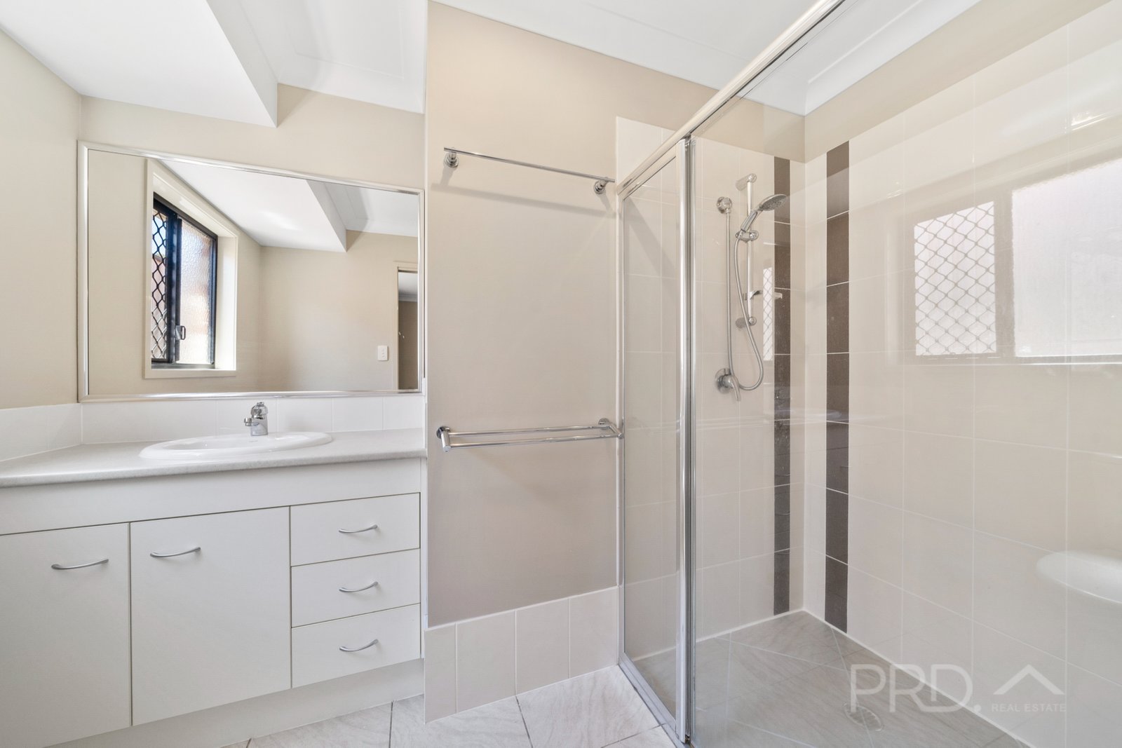 2 Daly Place REDLAND BAY 8