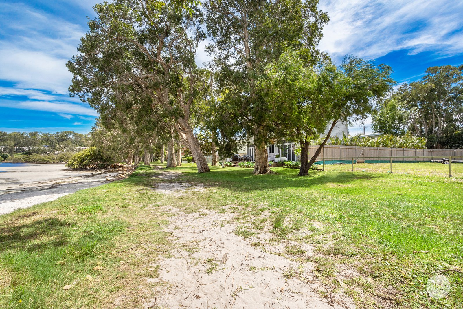 2 Danalene Parade,  CORLETTE 10