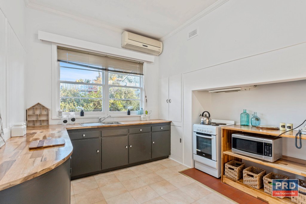 2 Daniel Street LONG GULLY 8