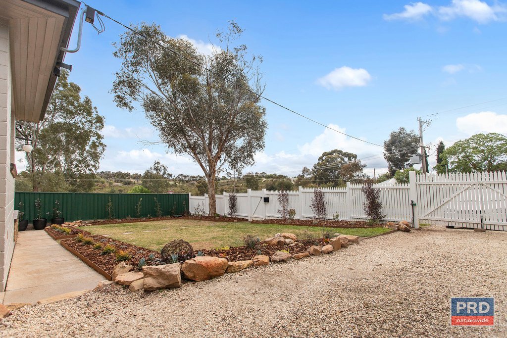 2 Daniel Street LONG GULLY 3