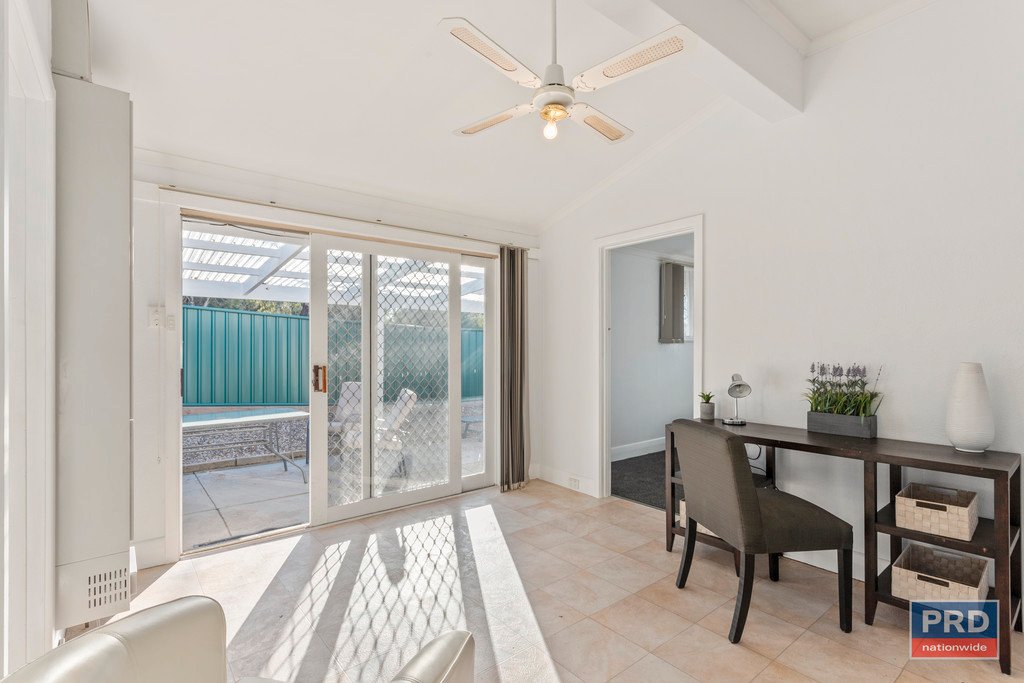 2 Daniel Street LONG GULLY 9