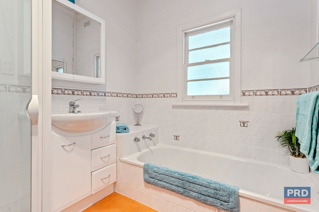 2 Daniel Street LONG GULLY 15