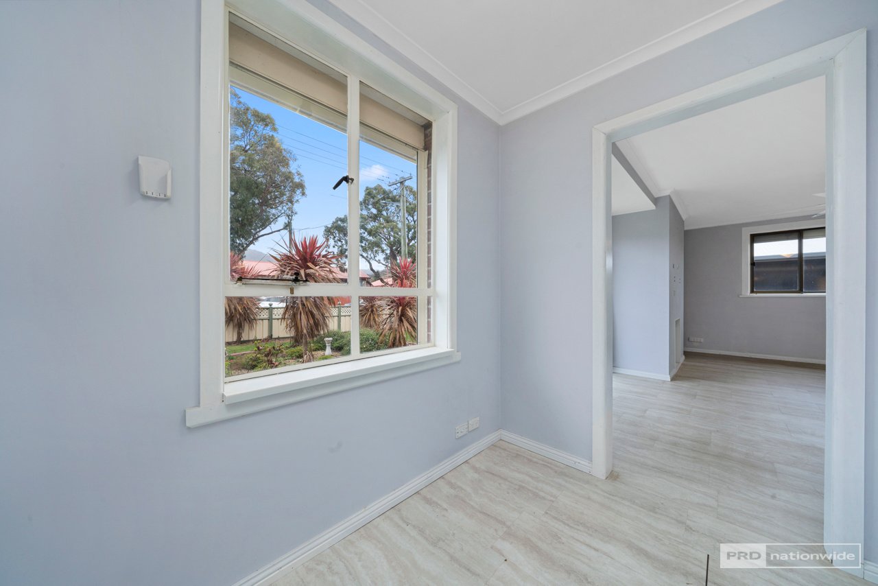 2 Danina Street CHIGWELL 17
