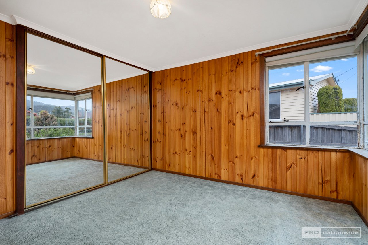 2 Danina Street CHIGWELL 20