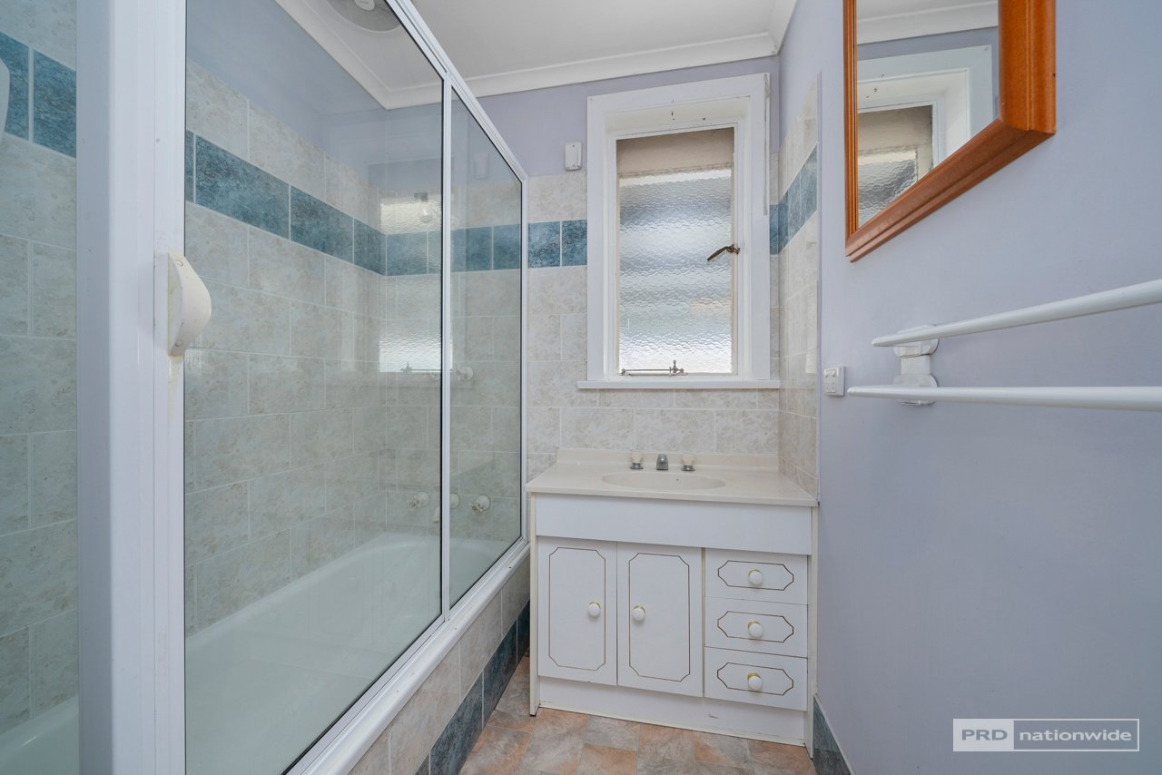 2 Danina Street CHIGWELL 21