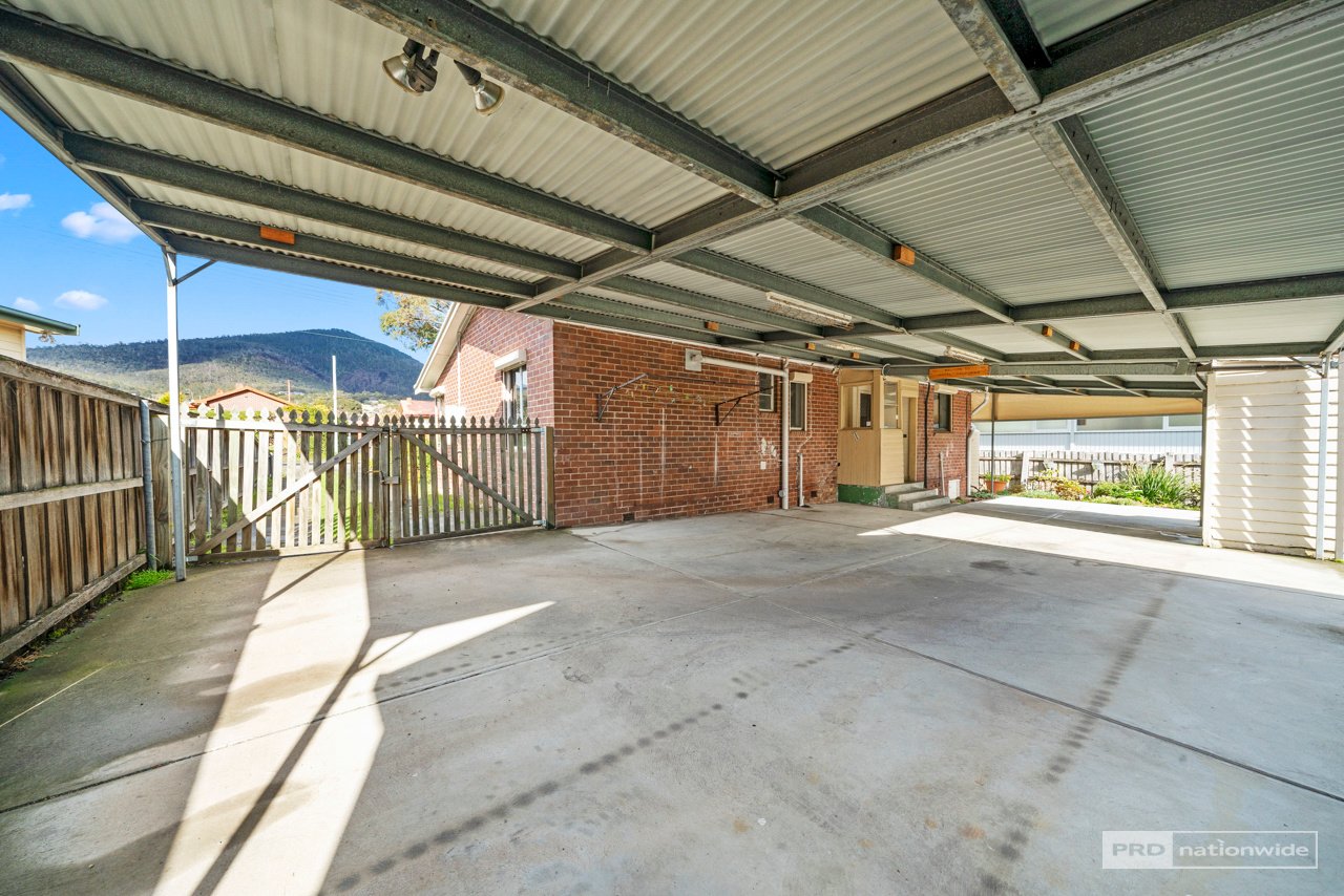 2 Danina Street CHIGWELL 22