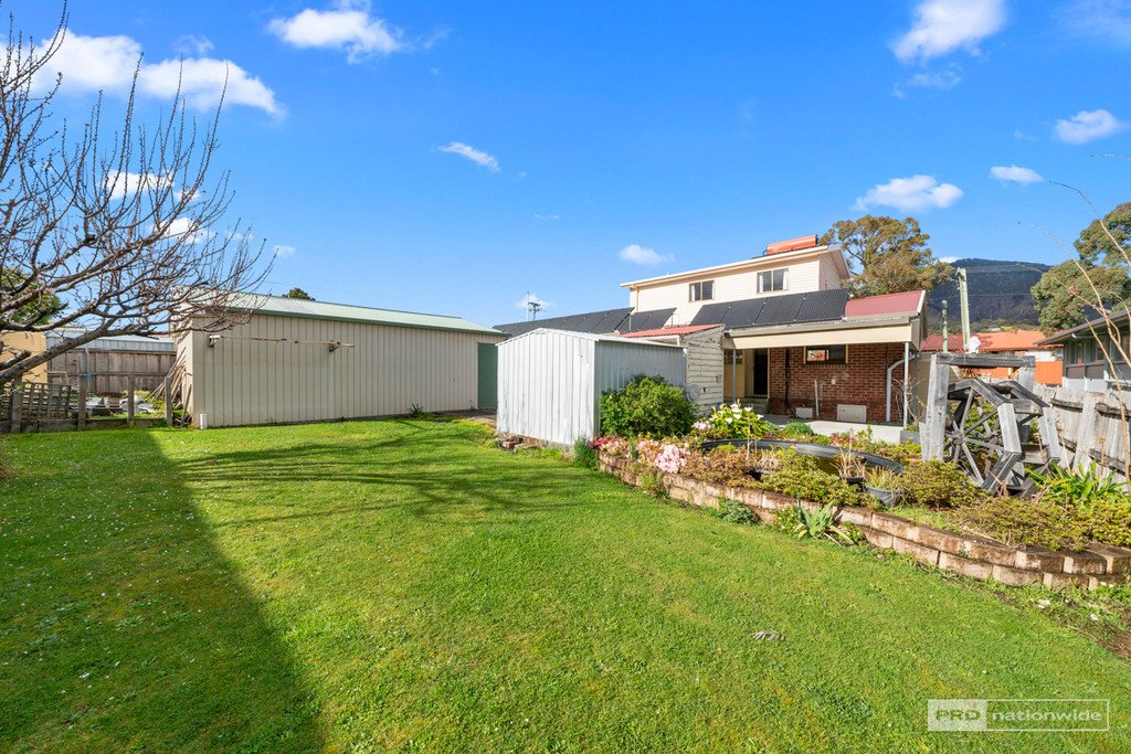 2 Danina Street CHIGWELL 24