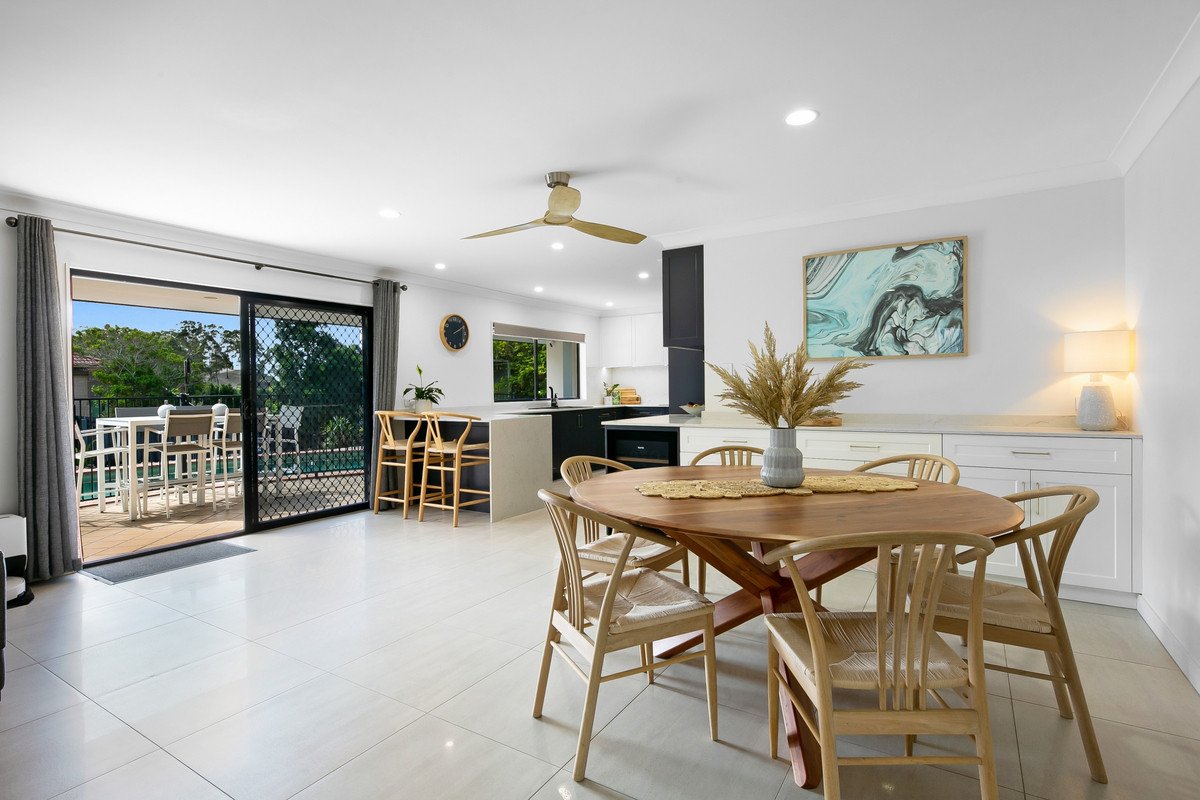 2 Dapples Court Burleigh Heads 4