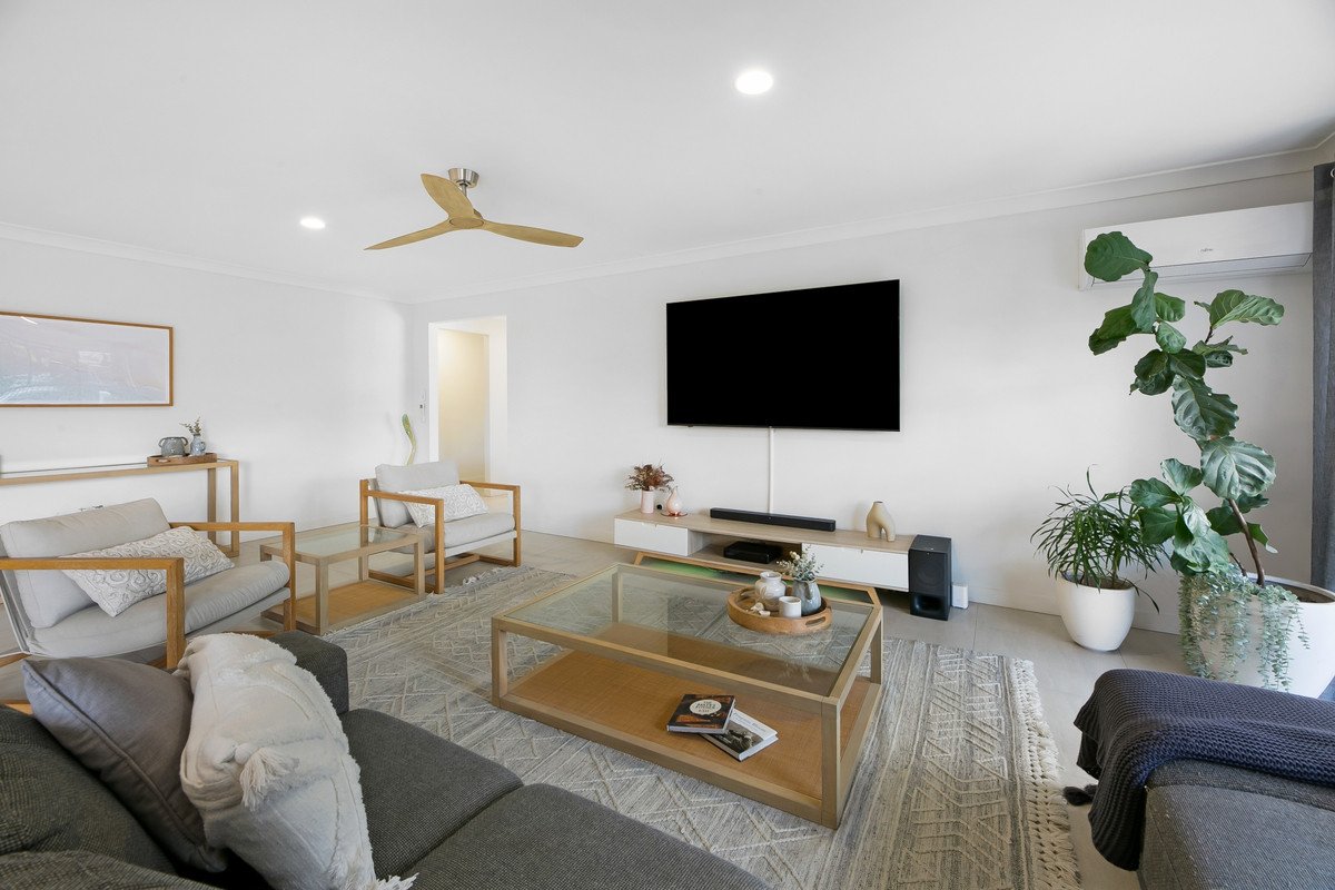 2 Dapples Court Burleigh Heads 11